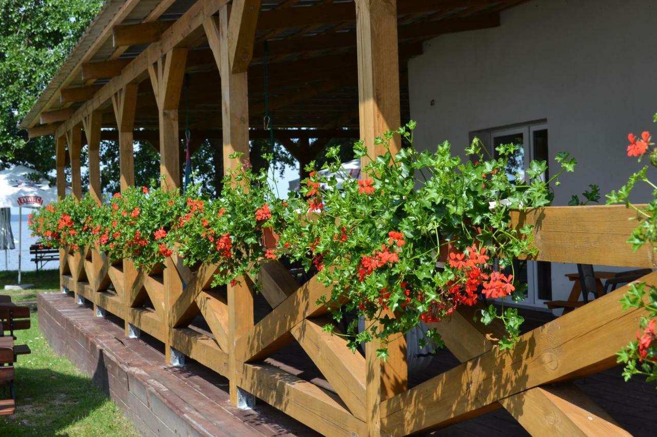 Camping Szczecinek Domy Wypoczynkowe Exterior foto